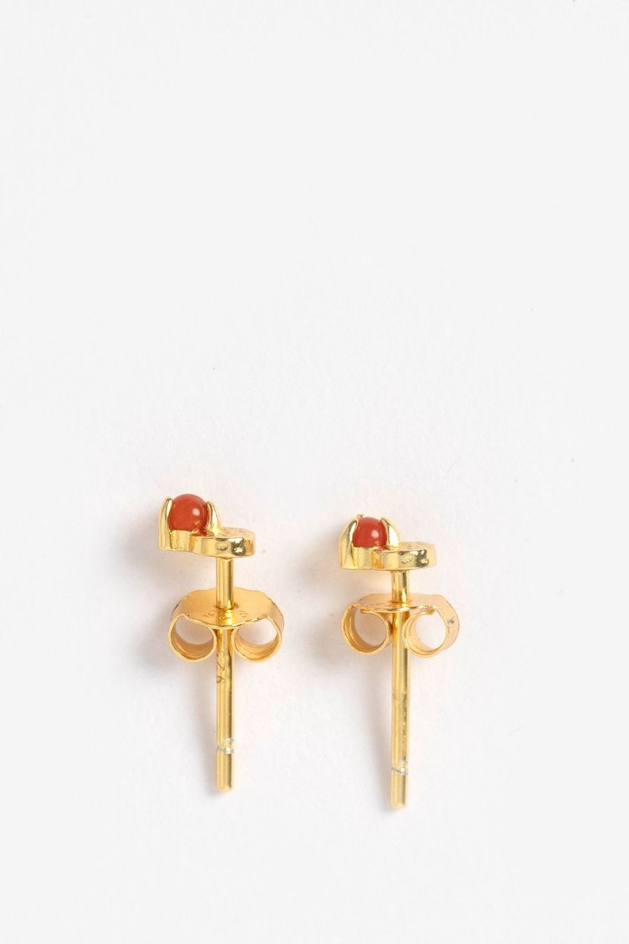 Sissy-Boy Sieraden | Gold Plated Stud Oorbellen Met Rood Steentje